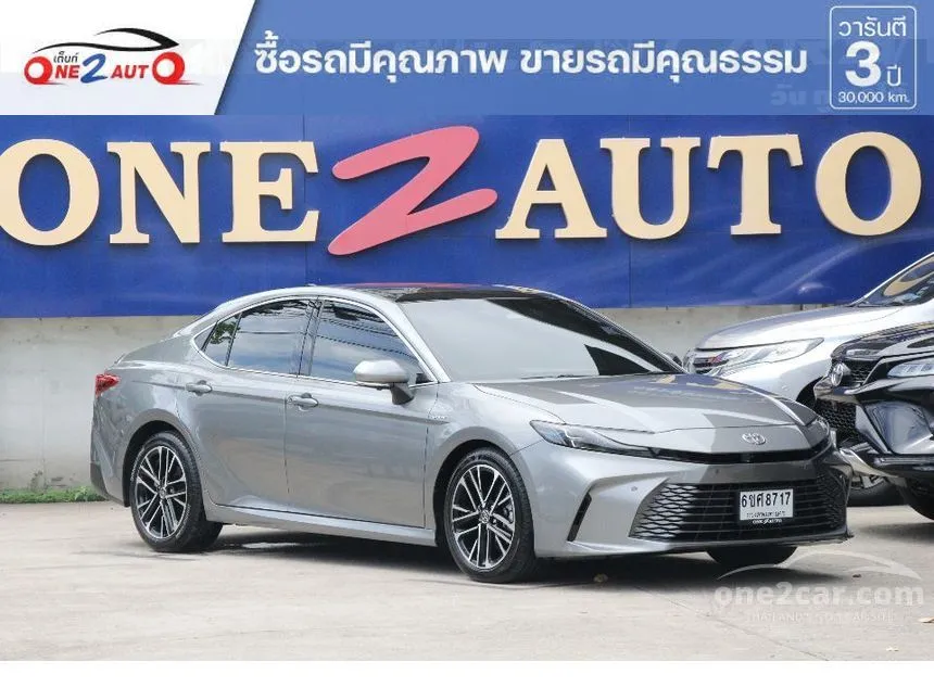 2025 Toyota CAMRY HEV Premium Luxury Sedan