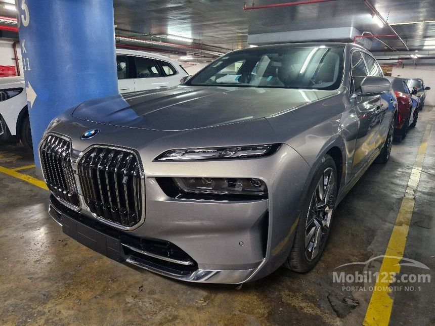 Jual Mobil BMW i7 2024 xDrive60 Gran Lusso di DKI Jakarta Automatic ...