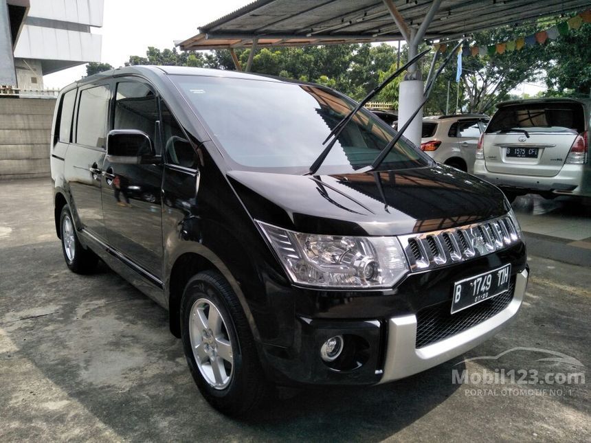 Mitsubishi delica 2014