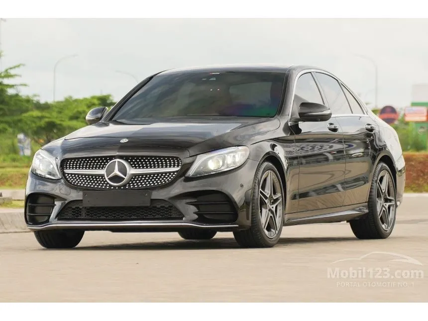 2019 Mercedes-Benz C300 AMG Line Sedan