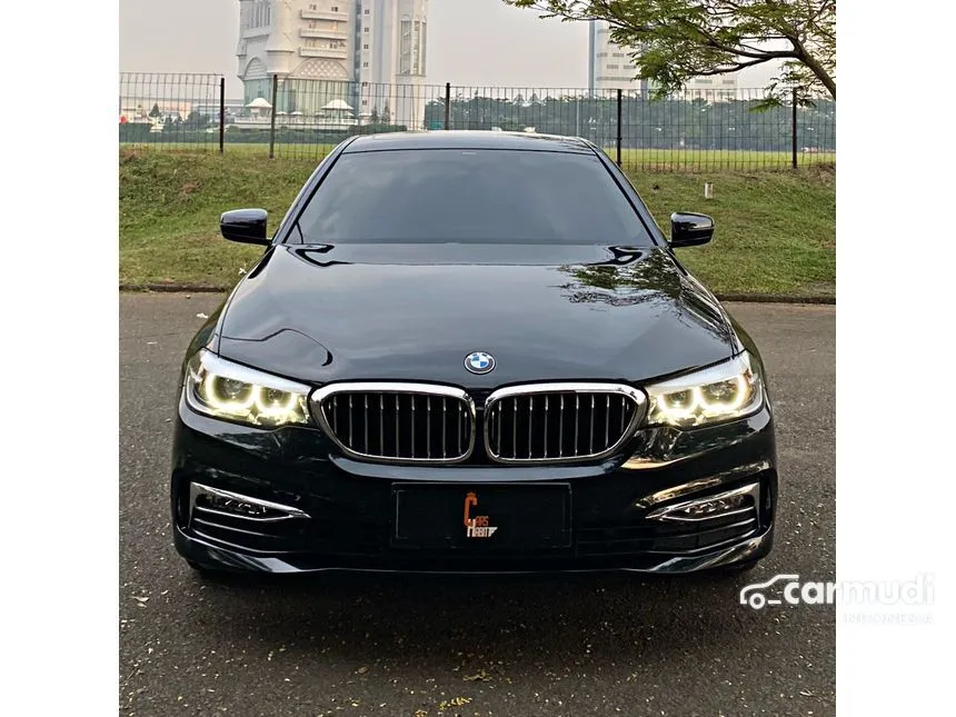 2018 BMW 530i Luxury Sedan