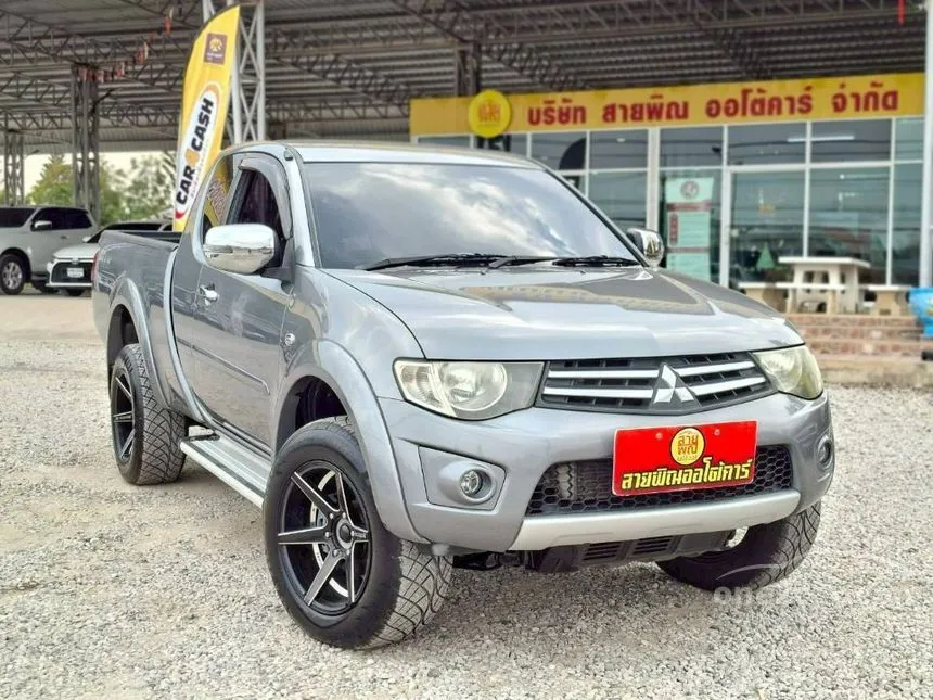 2013 Mitsubishi TRITON GLX Plus Mega Cab Pickup