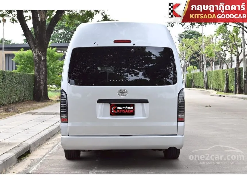 2013 Toyota HIACE D4D Van
