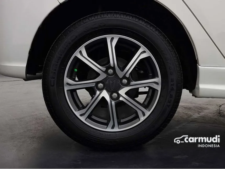 2022 Daihatsu Ayla R Hatchback