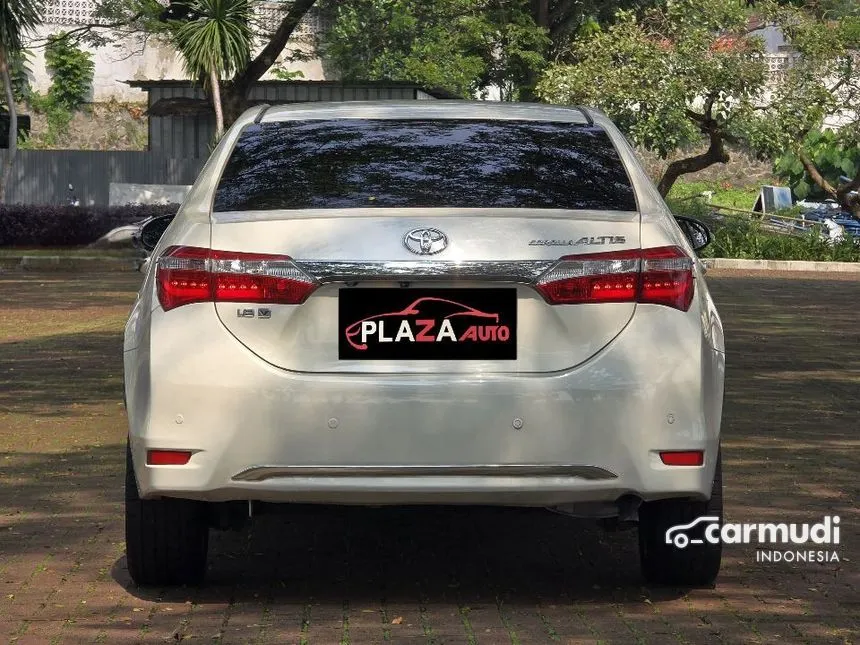 2015 Toyota Corolla Altis V Sedan