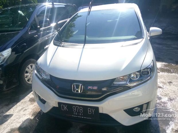 Honda Jazz Mobil bekas dijual di Bali Indonesia - Dari 