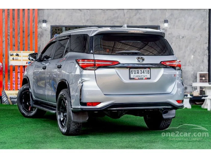 2016 Toyota FORTUNER V SUV