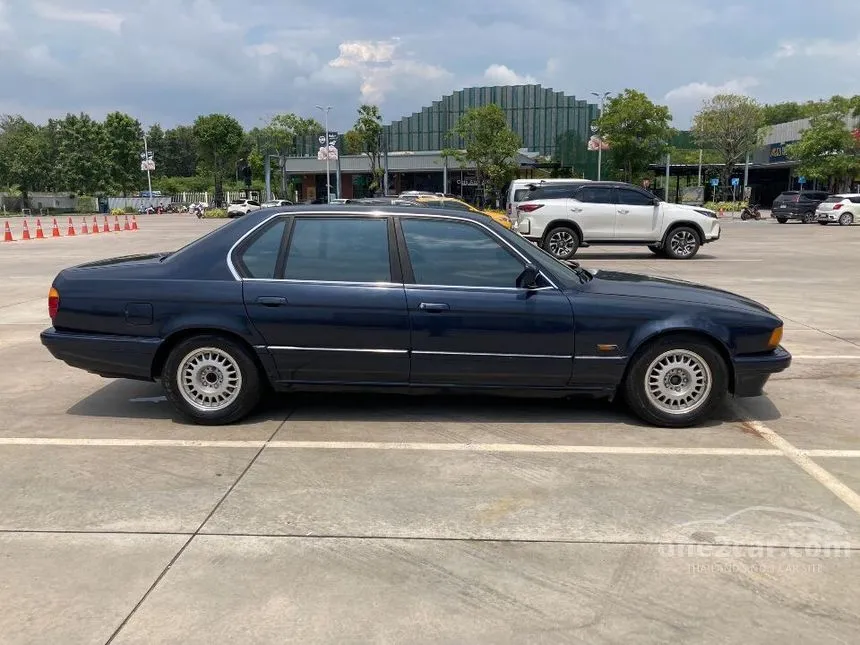 1993 BMW 730i Sedan