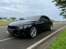 2019 BMW 320i 2.0 Sport Shadow Edition Sedan Free Garansi DP Minim Bawa Pulang Langsung