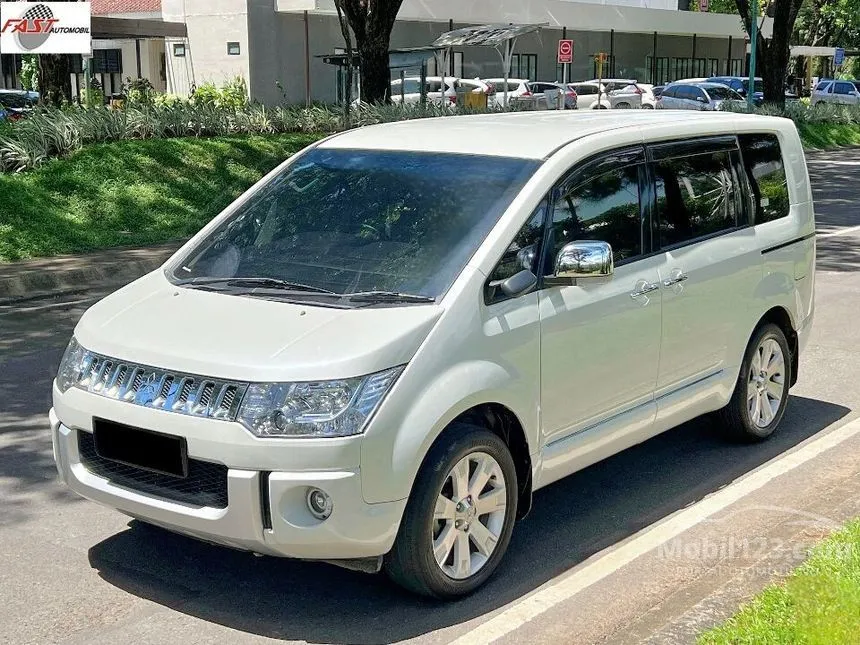 2015 Mitsubishi Delica Royal Van Wagon