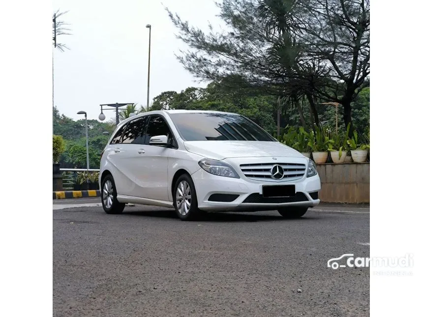 2013 Mercedes-Benz B200 Urban Hatchback