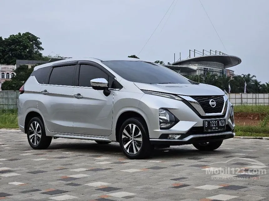Jual Mobil Nissan Livina 2019 VL 1.5 di DKI Jakarta Automatic Wagon Silver Rp 190.000.090