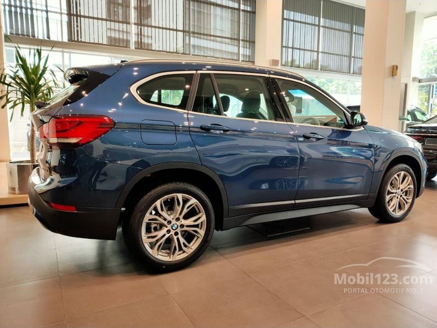 Jual Mobil BMW X1 2021 sDrive18i xLine 1.5 di Banten Automatic SUV Biru ...