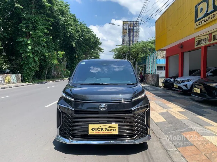 2023 Toyota Voxy (Premium Color) MPV