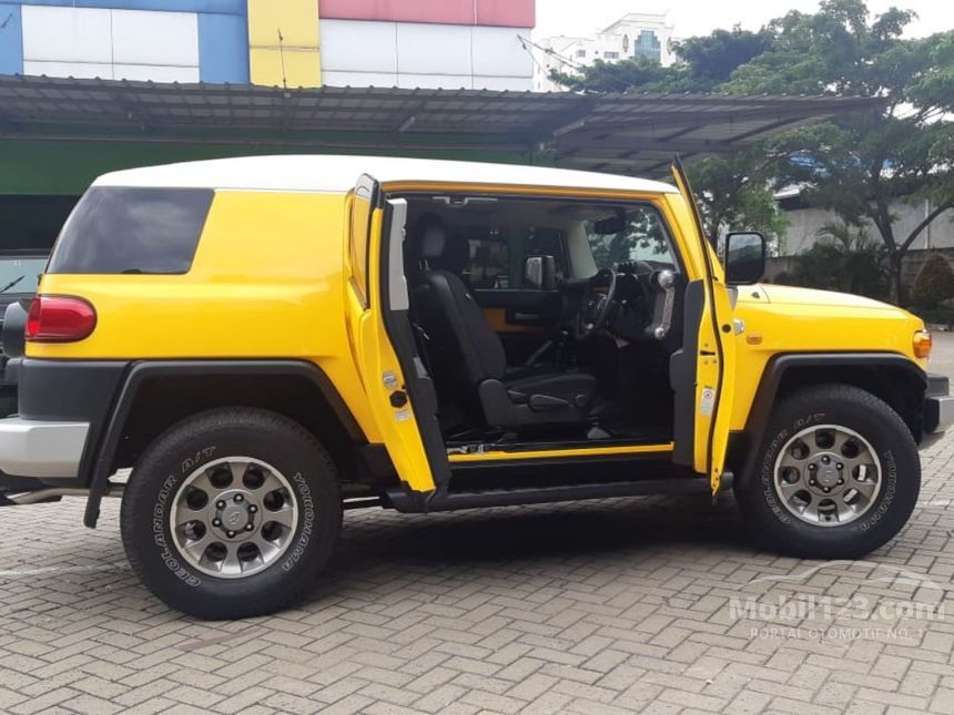 Jual Mobil Toyota FJ Cruiser 2012 GSJ15W 4.0 di DKI 