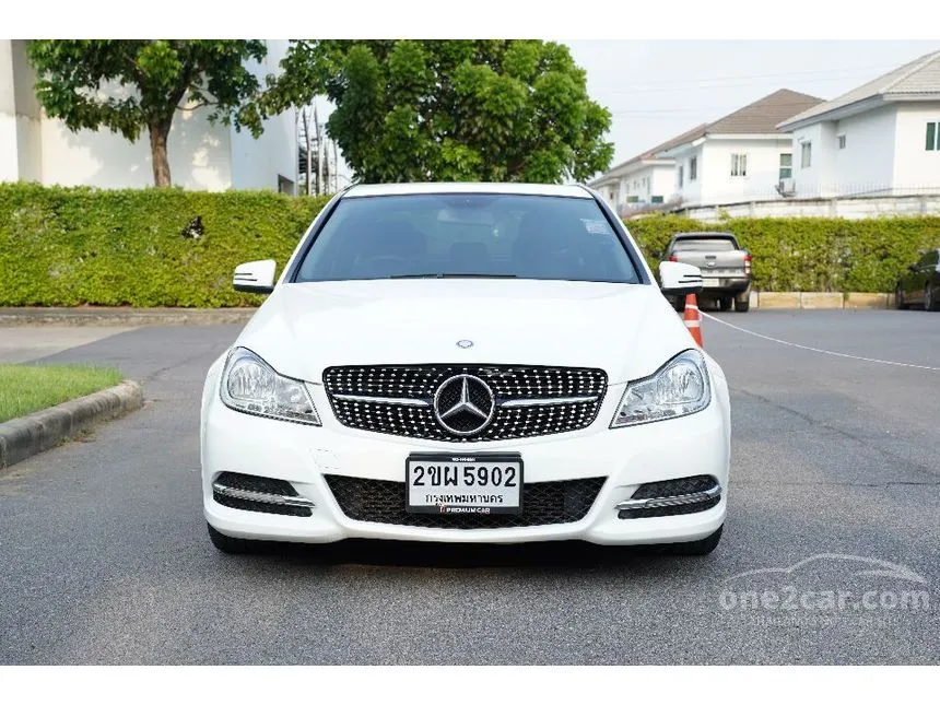 2014 Mercedes-Benz C200 CGI BlueEFFICIENCY Sedan