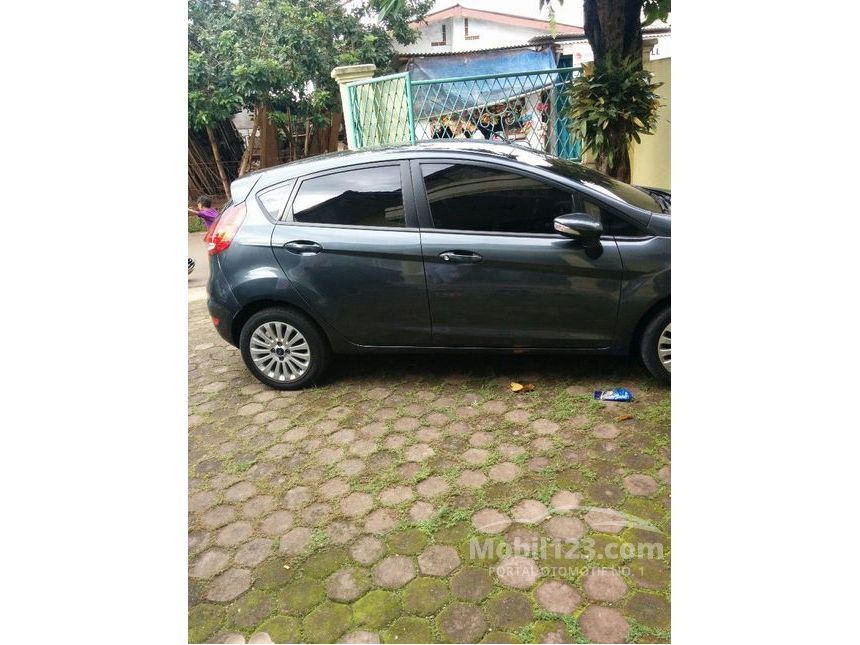 Jual Mobil  Ford  Fiesta  2013 Trend 1 4 di Jawa  Barat  