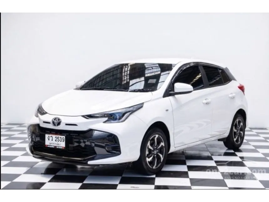2024 Toyota YARIS Entry Hatchback