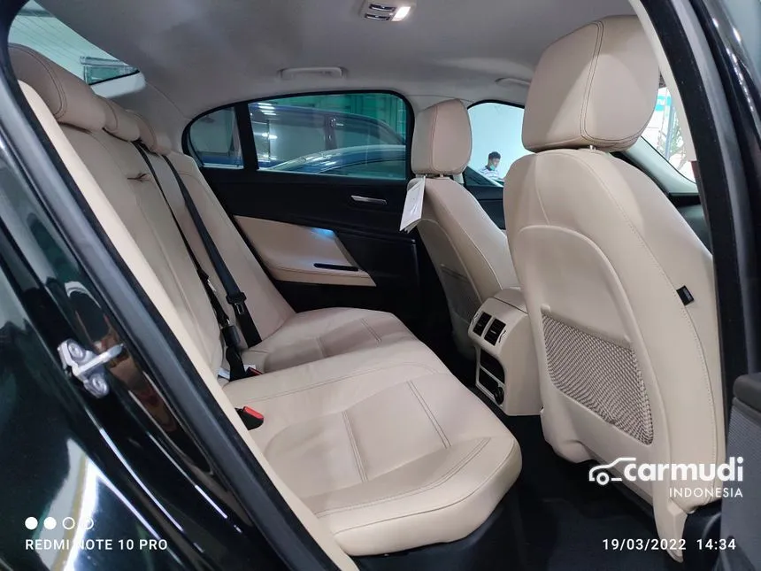 2016 Jaguar XE R-Sport Sedan