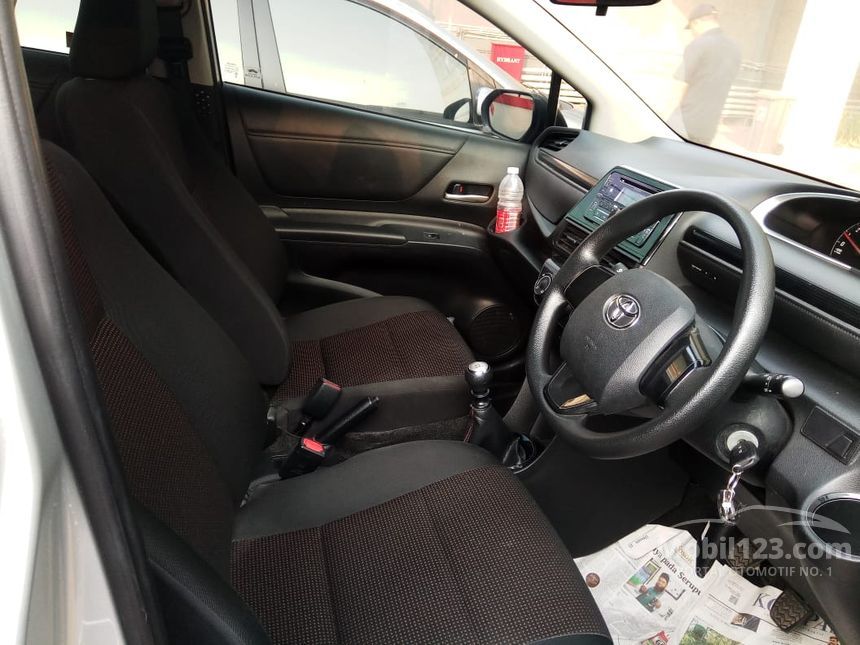 2016 Toyota Sienta E MPV