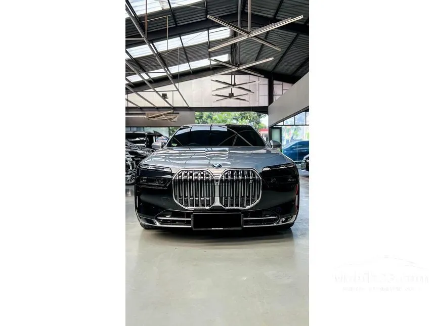 2023 BMW i7 xDrive60 Gran Lusso Sedan