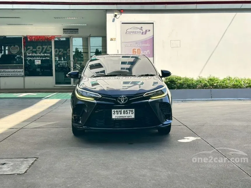 2022 Toyota YARIS Sport Hatchback