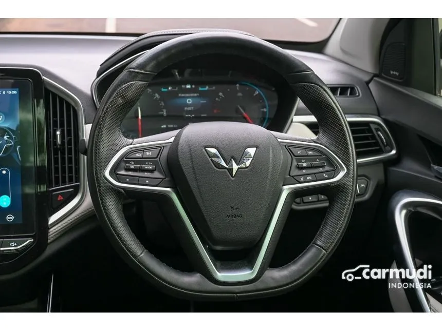 2021 Wuling Almaz RS Pro SUV