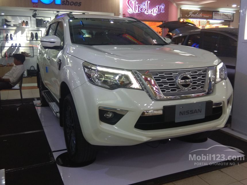 Jual Mobil Nissan Terra 2019 VL 2 5 di Banten Automatic 