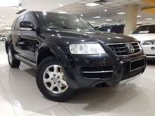 2004 Volkswagen TOUAREG 3.2L 4x4 Automatic.SUNROOF,Elektrik SEAT.Unit SUV Kepemilikan Tangan Pertama dari Baru.Nopol B-Dki,Jakarta Pusat.Di-Jual Nego