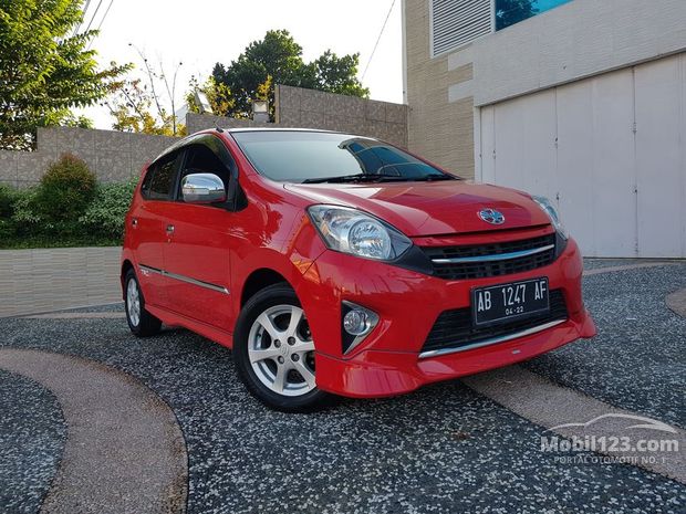 Toyota Agya Mobil bekas dijual di Yogyakarta Indonesia 