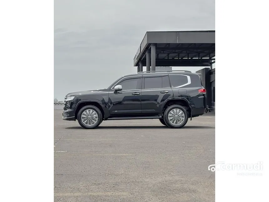 2026 Toyota Land Cruiser 300 VX-R SUV