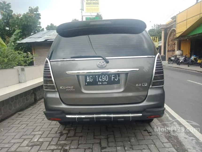 2010 Toyota Kijang Innova V MPV