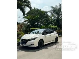 2023 Nissan Leaf (2 Tone) Hatchback