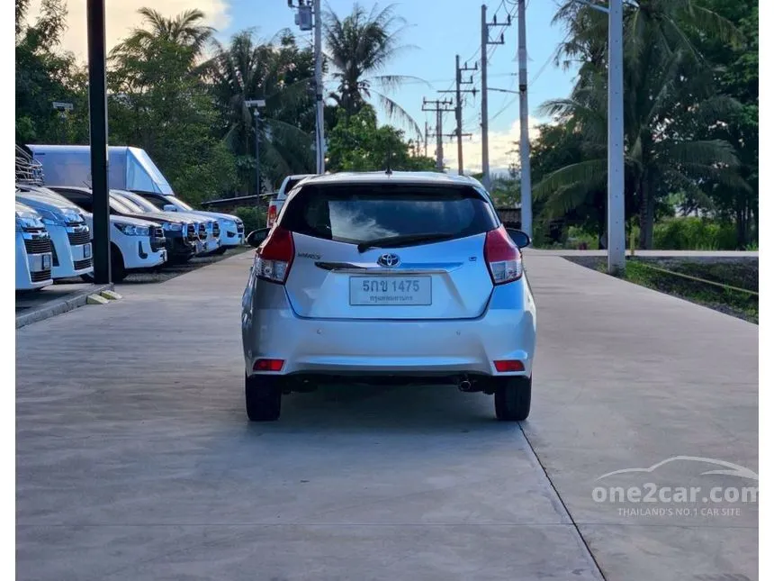 2015 Toyota YARIS G Hatchback
