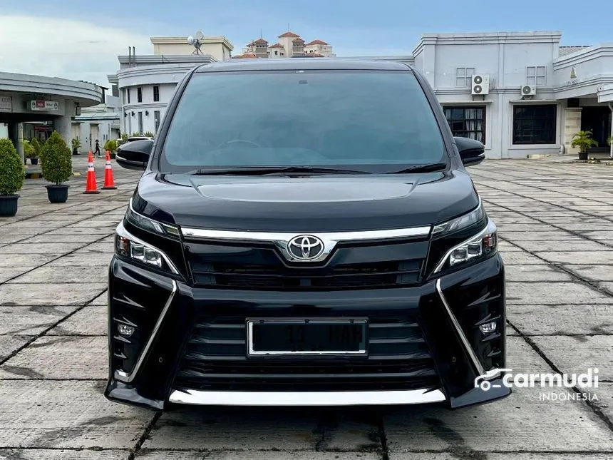 2018 Toyota Voxy MPV