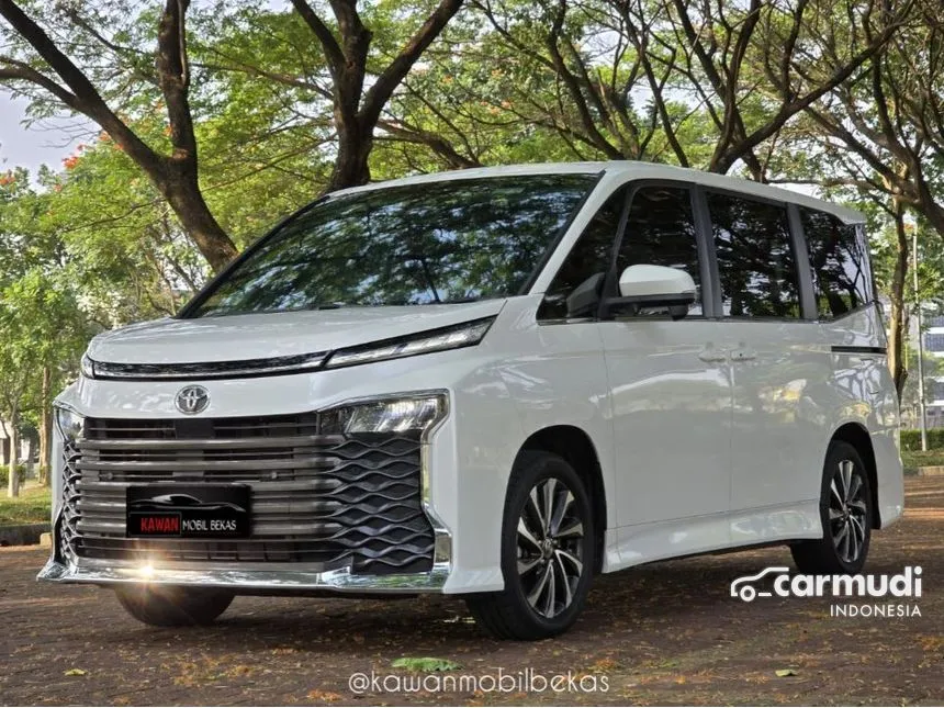 2022 Toyota Voxy Van Wagon