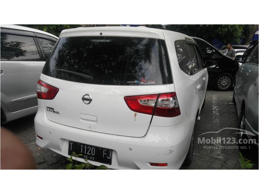 Jual Mobil Nissan Grand Livina 2017 XV 1.5 di DKI Jakarta 