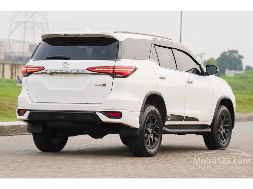 2023 Toyota Fortuner GR Sport 4X2 SUV