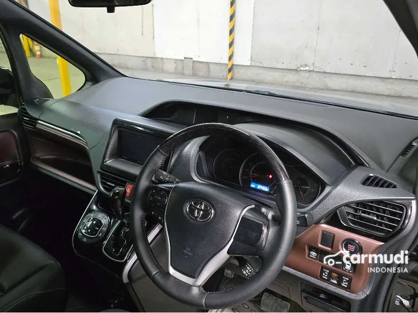 2020 Toyota Voxy MPV