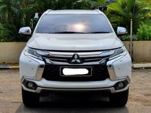 2019 Mitsubishi Pajero Sport 2.4 Dakar Ultimate SUV putih siap pakai
