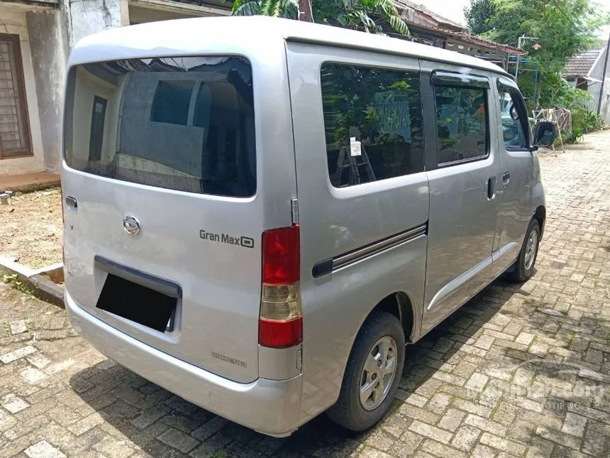2020 Daihatsu Gran Max Mini Bus D Van