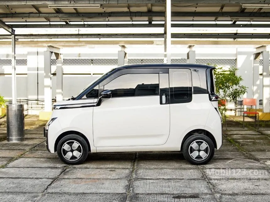 2022 Wuling Air EV Long Range Hatchback