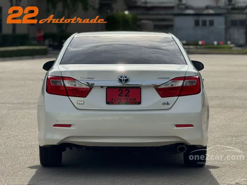 2013 Toyota CAMRY Hybrid Sedan
