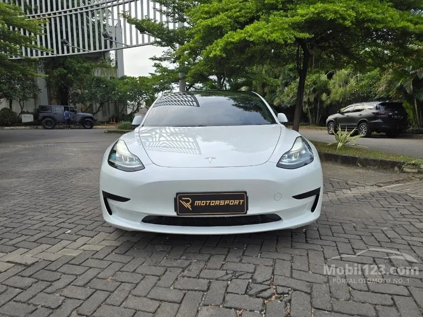 Jual Mobil Tesla Model 3 2022 Standard Range Plus di DKI Jakarta Automatic Sedan Putih Rp 799.000.000