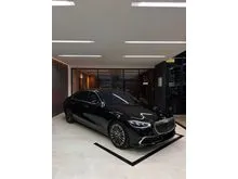 2023 Mercedes-Benz S450L 3.0 Luxury 4MATIC Sedan Black on Brown Odo 5 Rb (TERMURAH)