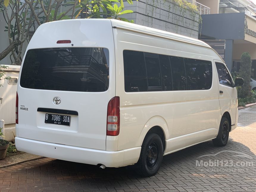 Toyota hiace 2012