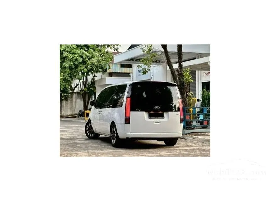 2025 Hyundai Staria Signature 7 MPV