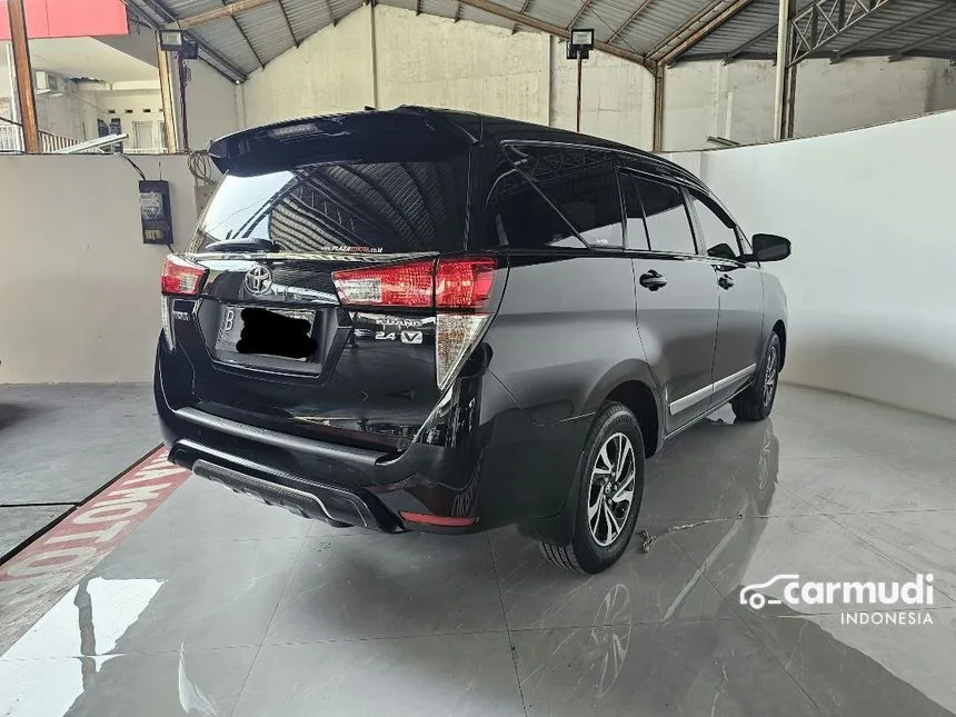 2022 Toyota Kijang Innova V MPV