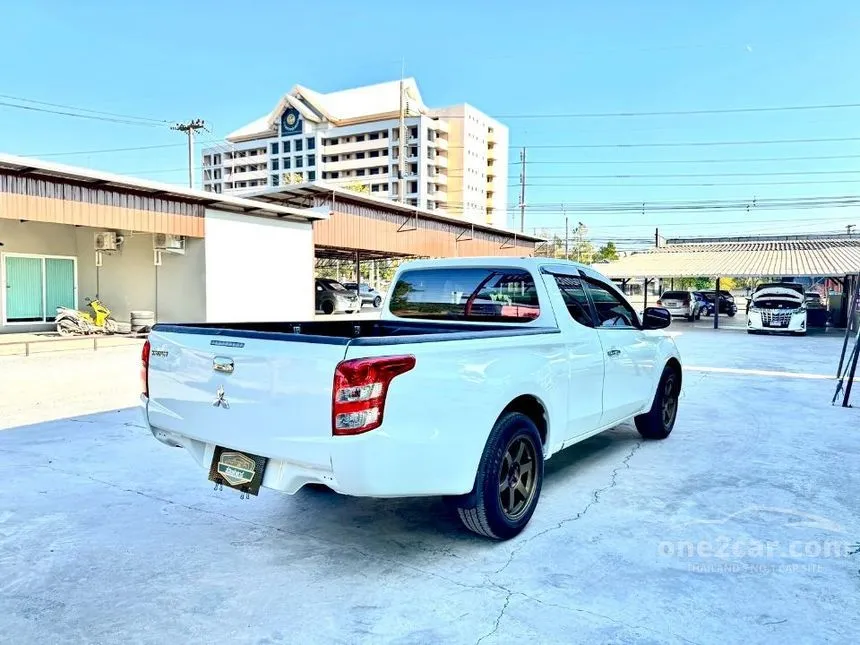 2017 Mitsubishi TRITON GLX Mega Cab Pickup