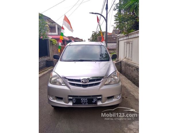 Daihatsu Mobil bekas dijual di Garut Jawa barat Indonesia 